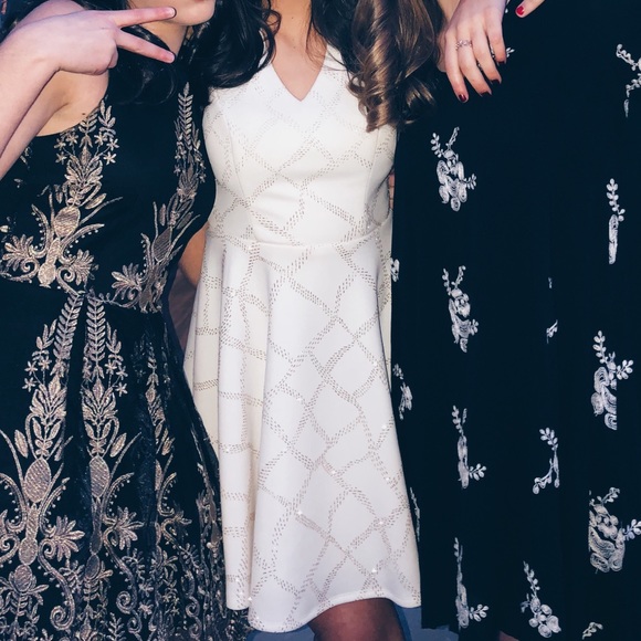 Size 3 White and Gold Semi- Formal Dress - Picture 4 of 4